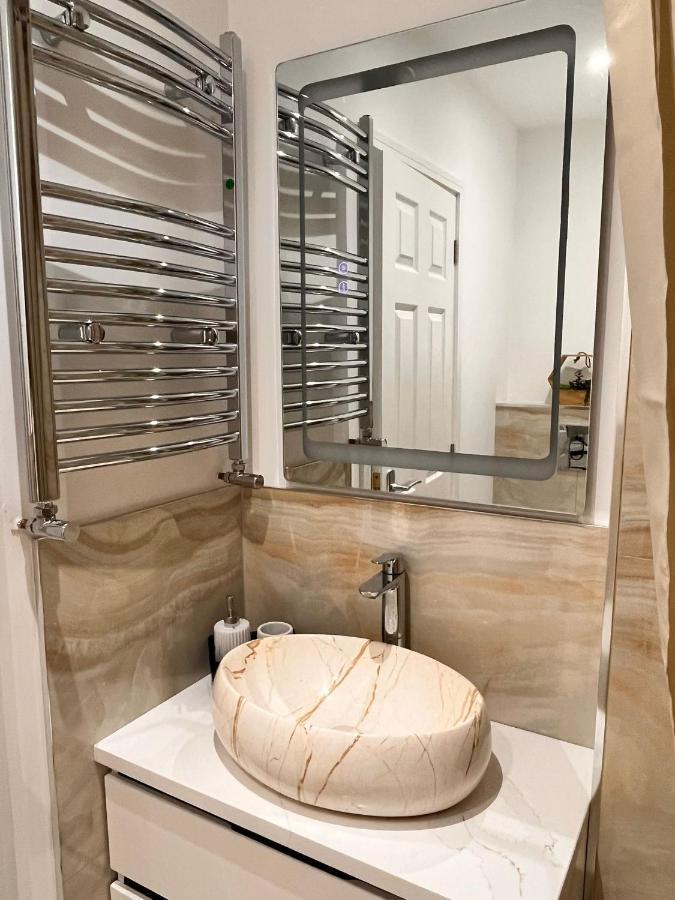 Luxurious Double Bedroom, Ensuite With Free Wifi. أكسفورد المظهر الخارجي الصورة
