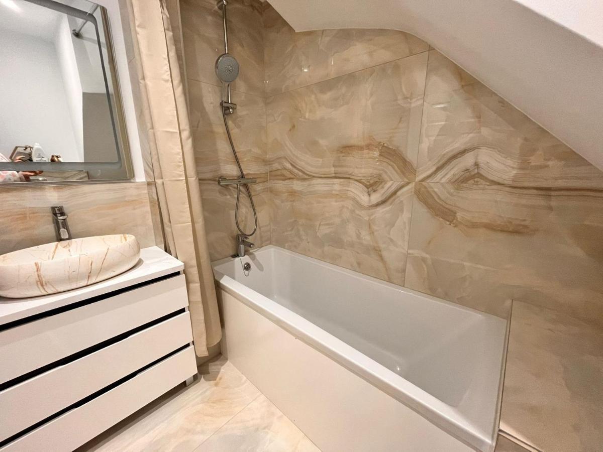 Luxurious Double Bedroom, Ensuite With Free Wifi. أكسفورد المظهر الخارجي الصورة