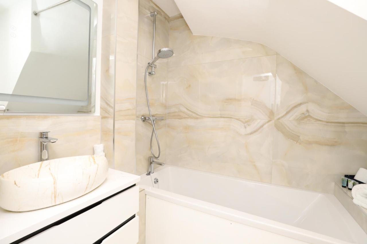 Luxurious Double Bedroom, Ensuite With Free Wifi. أكسفورد المظهر الخارجي الصورة