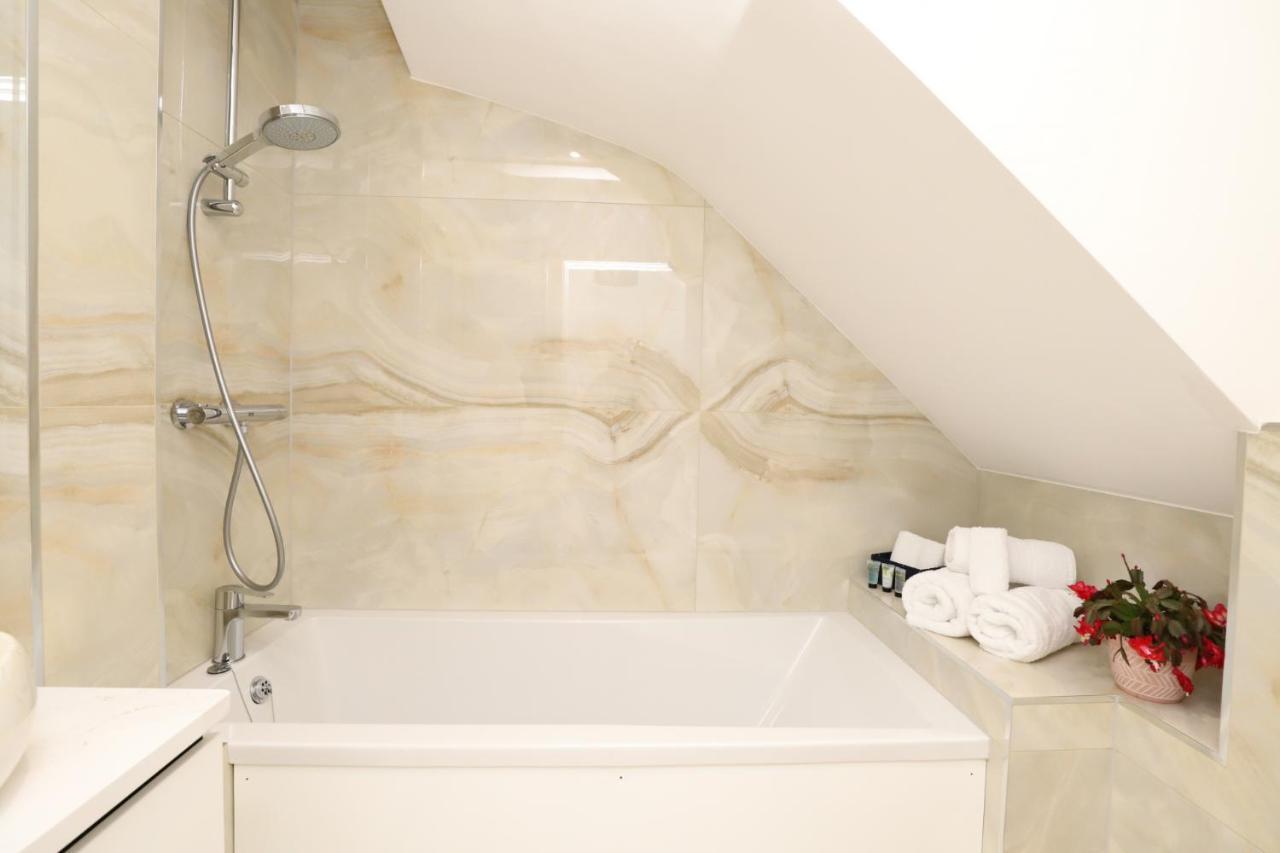 Luxurious Double Bedroom, Ensuite With Free Wifi. أكسفورد المظهر الخارجي الصورة
