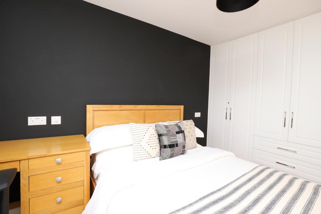 Luxurious Double Bedroom, Ensuite With Free Wifi. أكسفورد المظهر الخارجي الصورة